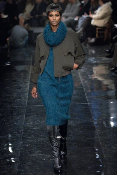 Look 15